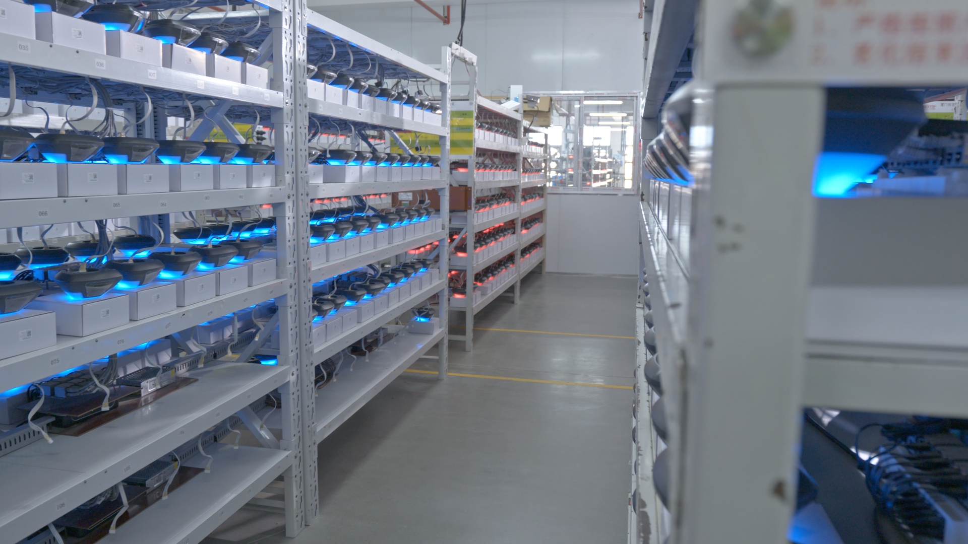 老化車間.jpg 老化車間.jpg